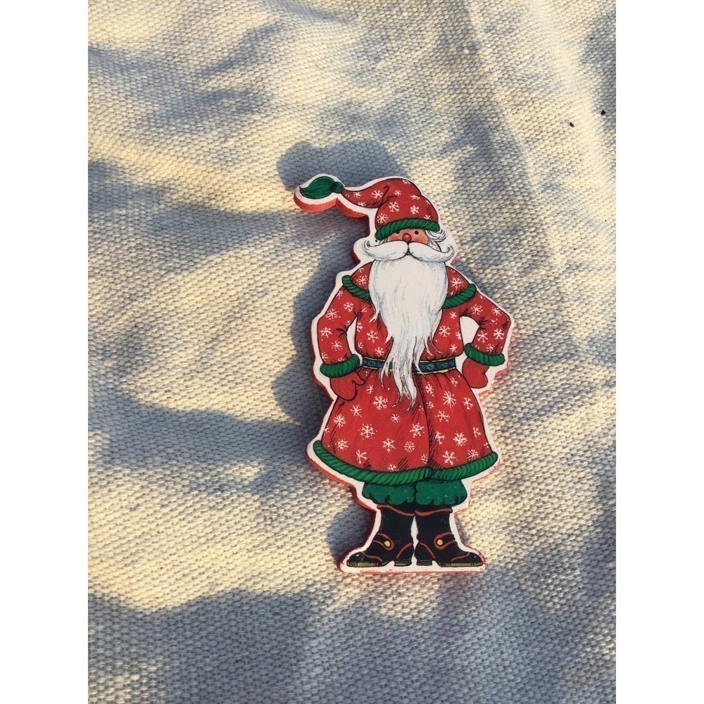 Vintage 3.5” Santa magnet Taiwan traditional Christmas red holidays festive‎